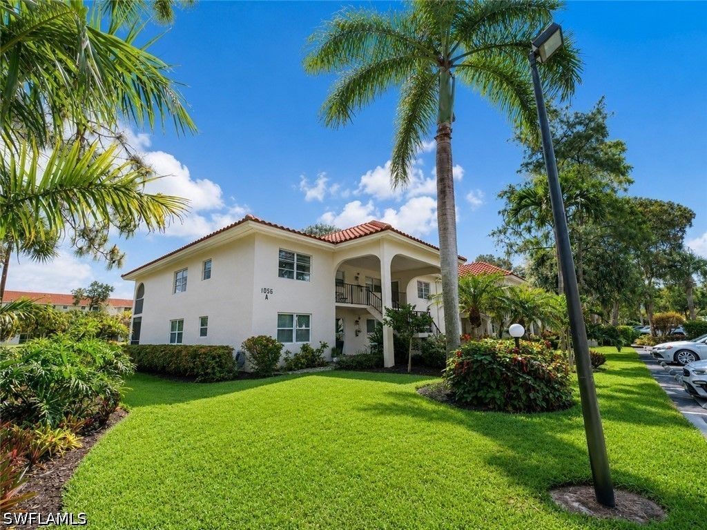 1056 Forest Lakes DR A201, Naples, FL 34105