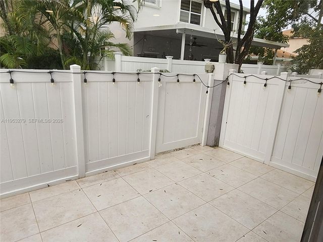 11763 NW 11th St, Pembroke Pines, FL 33026