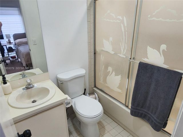 11763 NW 11th St, Pembroke Pines, FL 33026