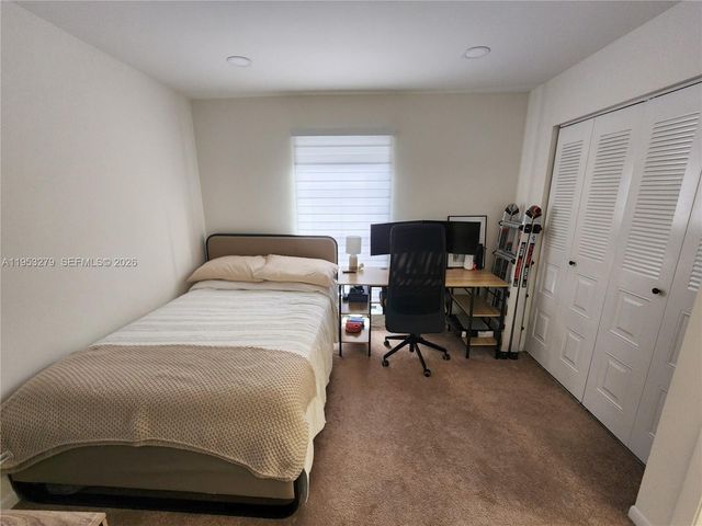 11763 NW 11th St, Pembroke Pines, FL 33026