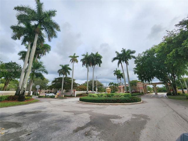 11763 NW 11th St, Pembroke Pines, FL 33026