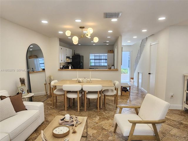 11763 NW 11th St, Pembroke Pines, FL 33026