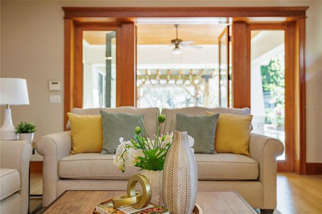 1612 E WASHINGTON STREET, Orlando, FL 32803