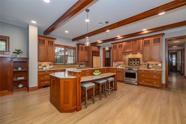 1612 E WASHINGTON STREET, Orlando, FL 32803