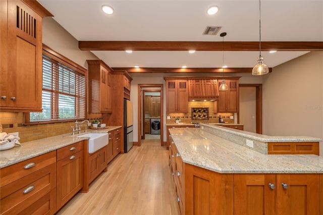 1612 E WASHINGTON STREET, Orlando, FL 32803