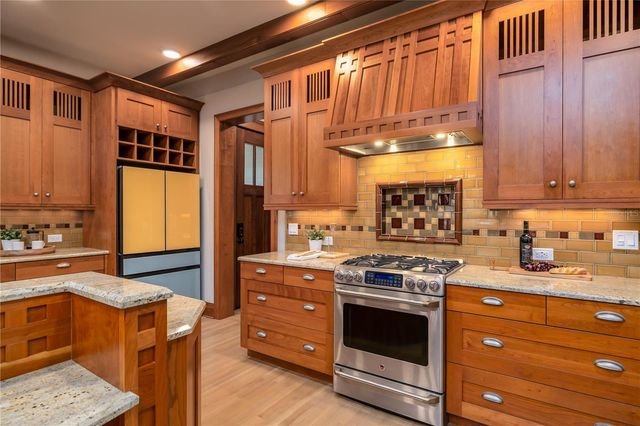 1612 E WASHINGTON STREET, Orlando, FL 32803