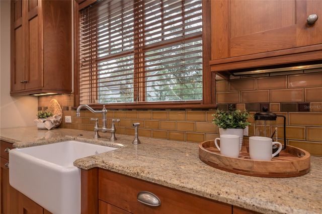 1612 E WASHINGTON STREET, Orlando, FL 32803