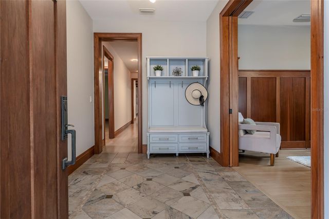 1612 E WASHINGTON STREET, Orlando, FL 32803