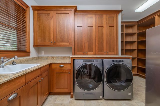 1612 E WASHINGTON STREET, Orlando, FL 32803