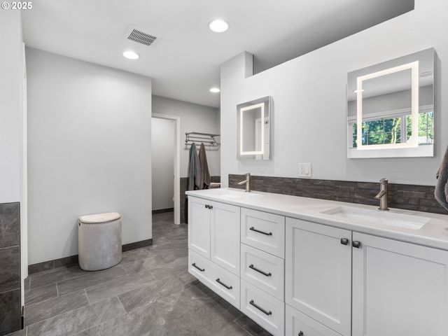 2402 Se 113TH Ct, Vancouver, WA 98664