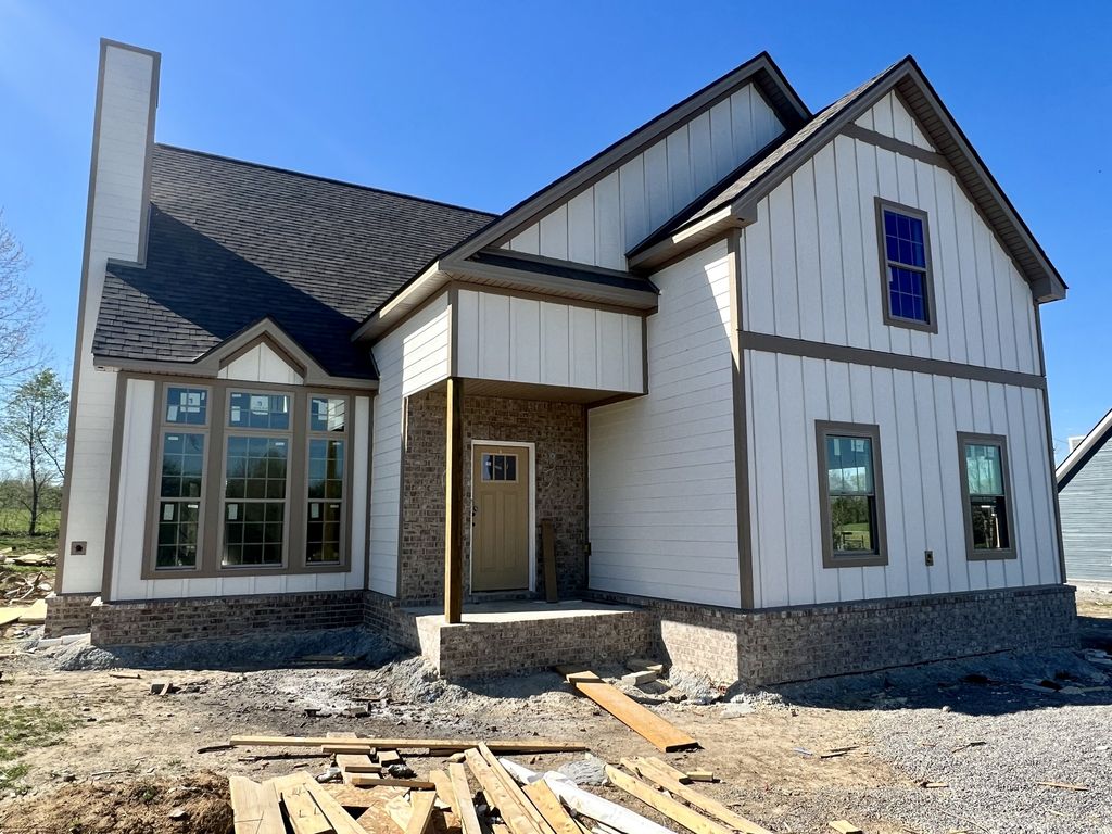 557 Hiwassee Rd, Lebanon, TN 37087