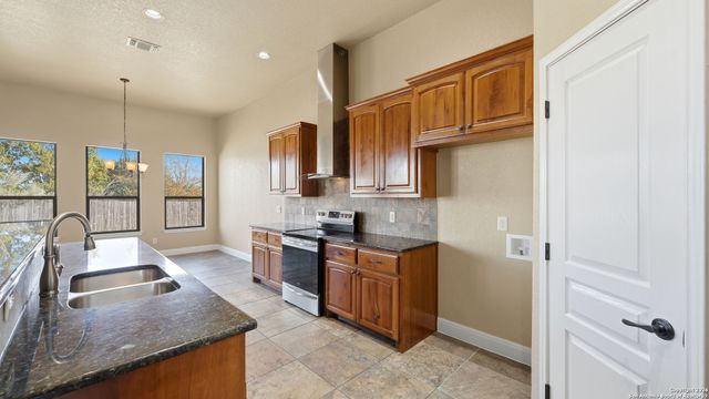 2291 Sun Chase Blvd, New Braunfels, TX 78130