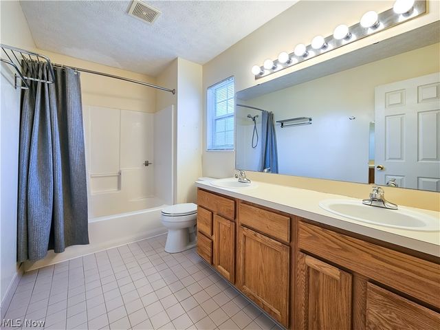 8633 Redtail Court, Macedonia, OH 44056