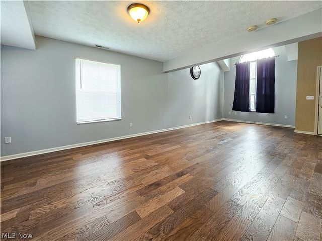 8633 Redtail Court, Macedonia, OH 44056