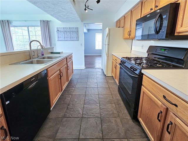 8633 Redtail Court, Macedonia, OH 44056