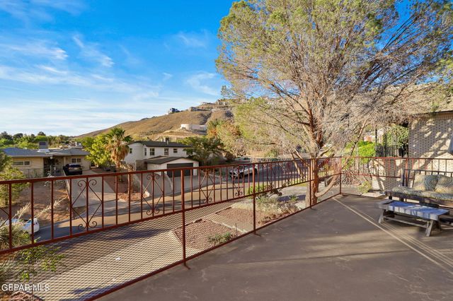 1204 La Cruz Drive, El Paso, TX 79902