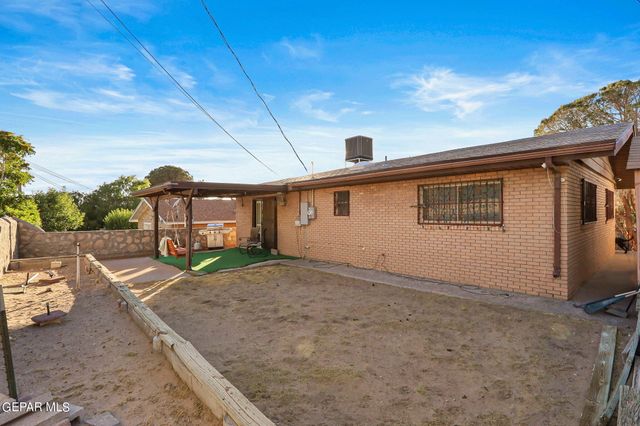 1204 La Cruz Drive, El Paso, TX 79902