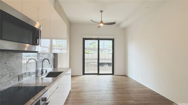 987 Queen Street 806, Honolulu, HI 96814