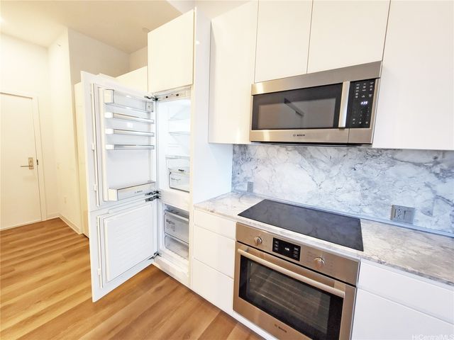987 Queen Street 806, Honolulu, HI 96814