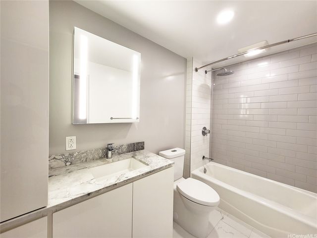 987 Queen Street 806, Honolulu, HI 96814