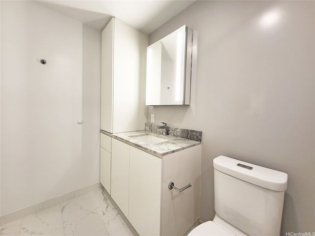 987 Queen Street 806, Honolulu, HI 96814