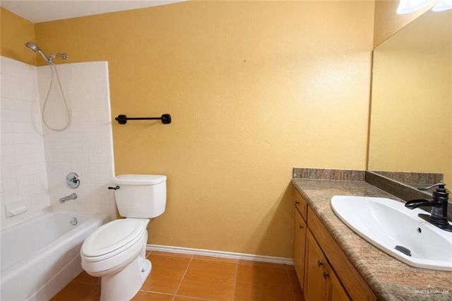 8006 N 28th Lane, Mcallen, TX 78504