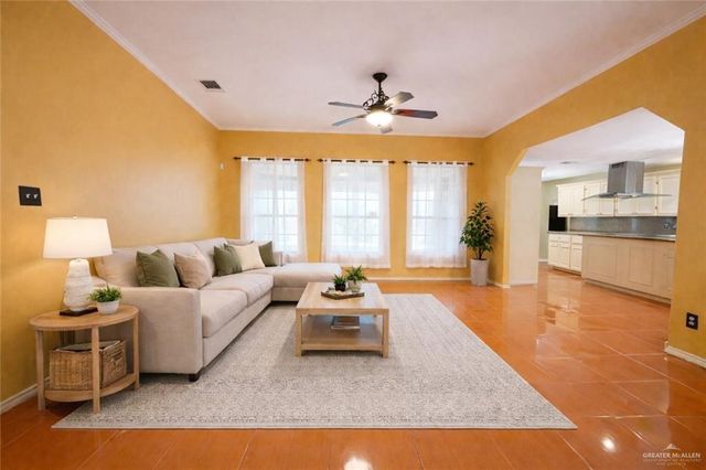 8006 N 28th Lane, Mcallen, TX 78504