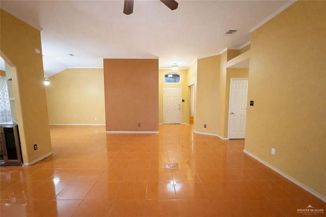 8006 N 28th Lane, Mcallen, TX 78504