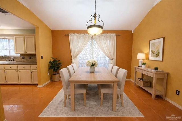 8006 N 28th Lane, Mcallen, TX 78504