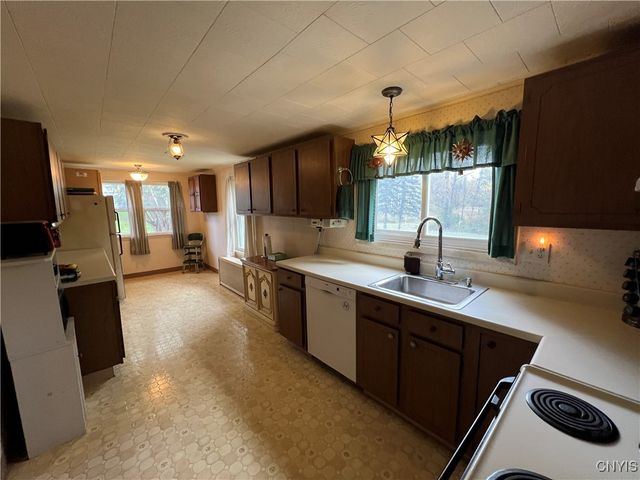 194 East Albany Street, Oswego, NY 13126