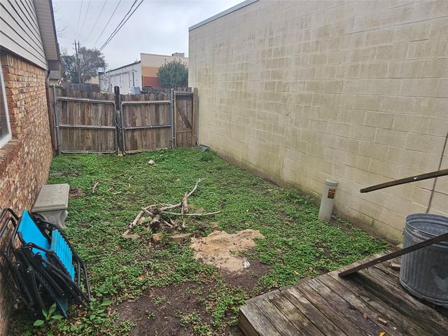 2818 Spa Drive, Deer Park, TX 77536