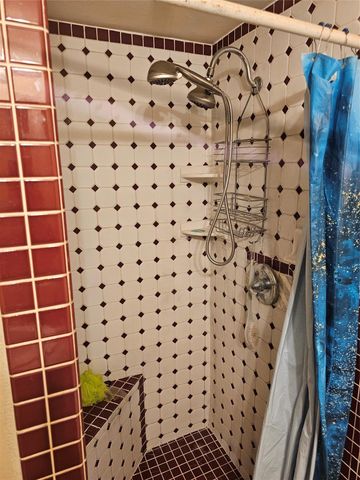 2818 Spa Drive, Deer Park, TX 77536