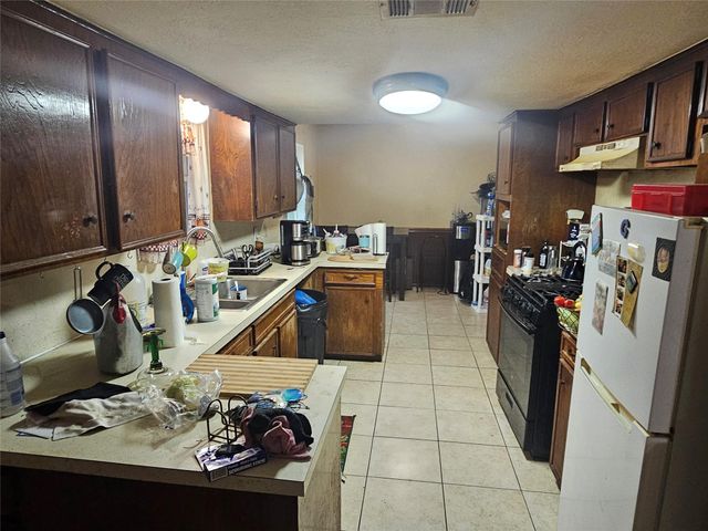 2818 Spa Drive, Deer Park, TX 77536