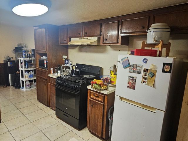 2818 Spa Drive, Deer Park, TX 77536