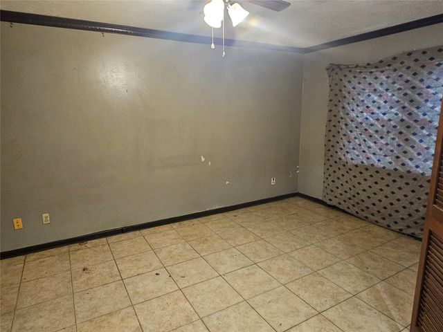 2818 Spa Drive, Deer Park, TX 77536