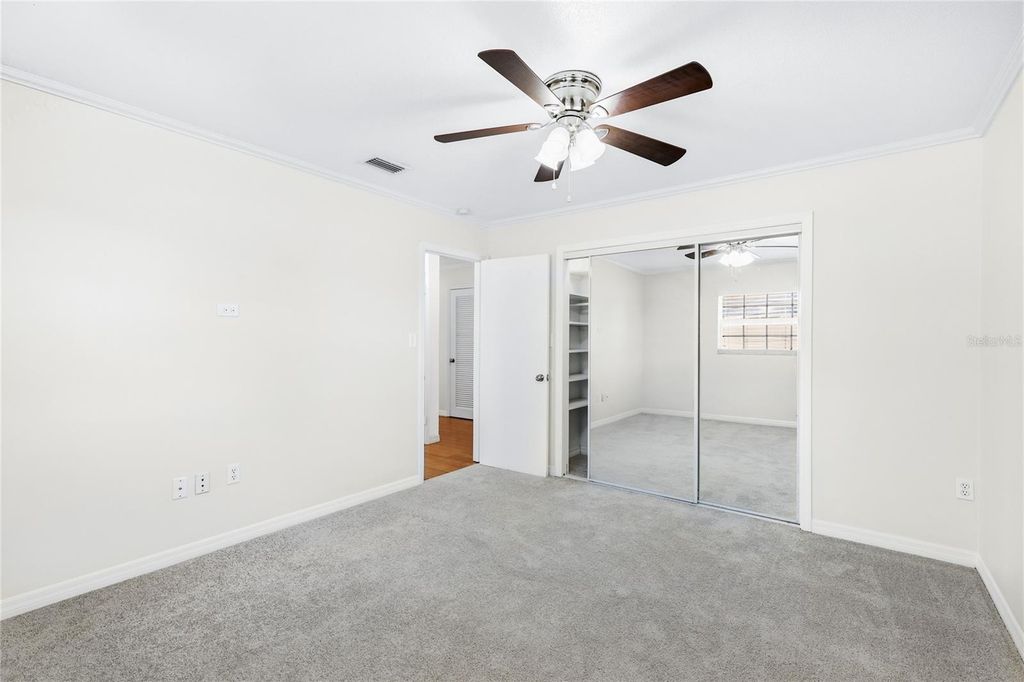 Image 20 of property listing at 5715 2ND AVENUE DRIVE NW, Bradenton, FL 34209