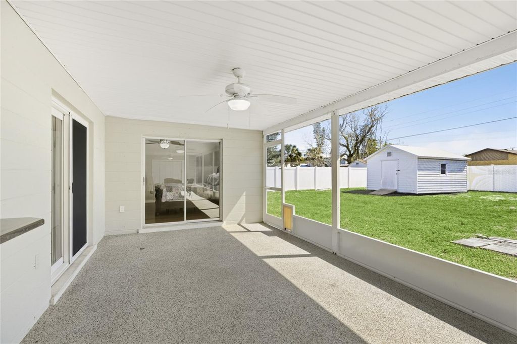 Image 22 of property listing at 5715 2ND AVENUE DRIVE NW, Bradenton, FL 34209