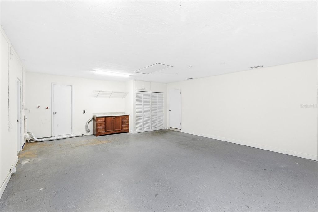 Image 23 of property listing at 5715 2ND AVENUE DRIVE NW, Bradenton, FL 34209