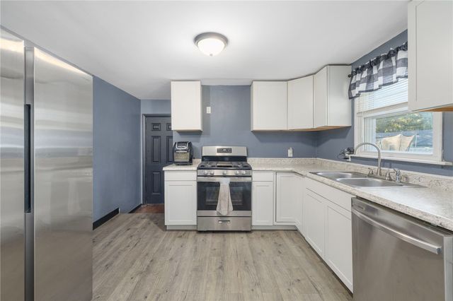 74 Stephens Avenue, Warwick, RI 02886