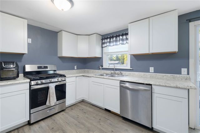 74 Stephens Avenue, Warwick, RI 02886