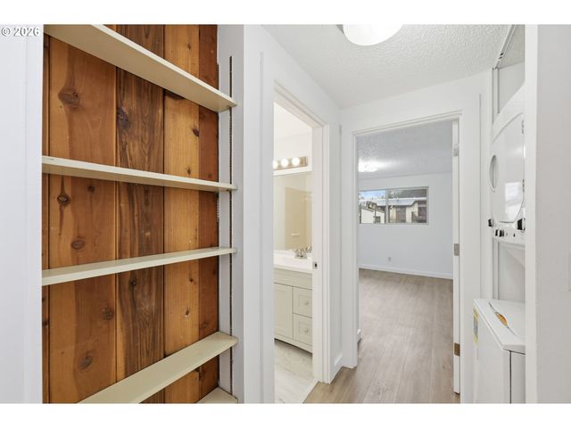 4023 DONALD St K, Eugene, OR 97405