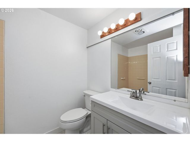 4023 DONALD St K, Eugene, OR 97405