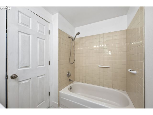 4023 DONALD St K, Eugene, OR 97405