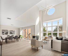 307 Thornton Court, Edgewater, NJ 07020