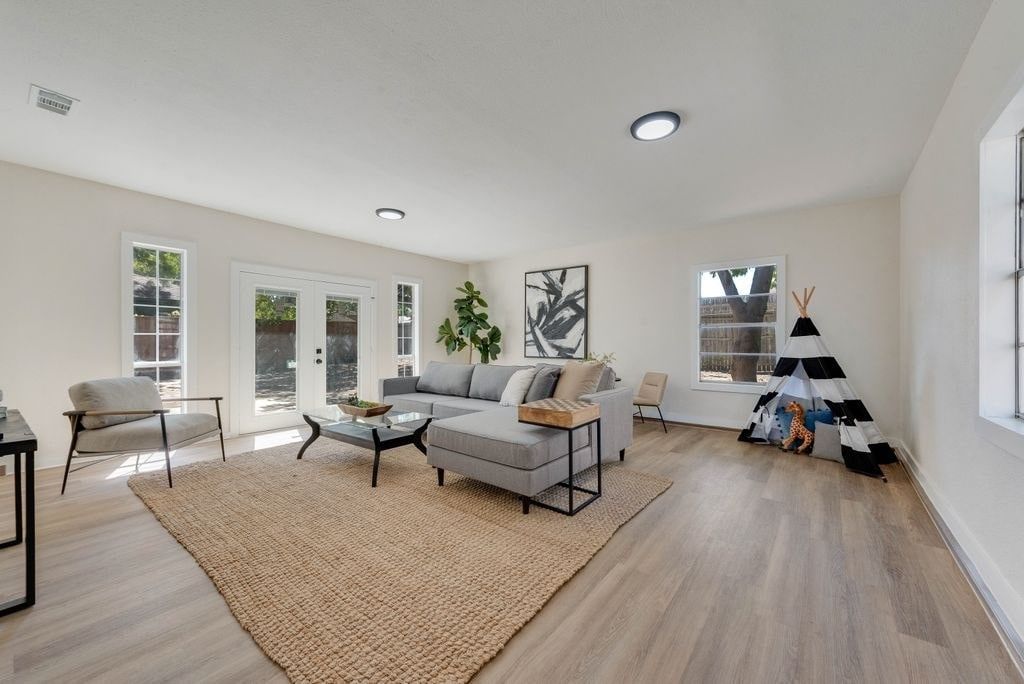 706 S Waterview Drive, Richardson, TX 75080
