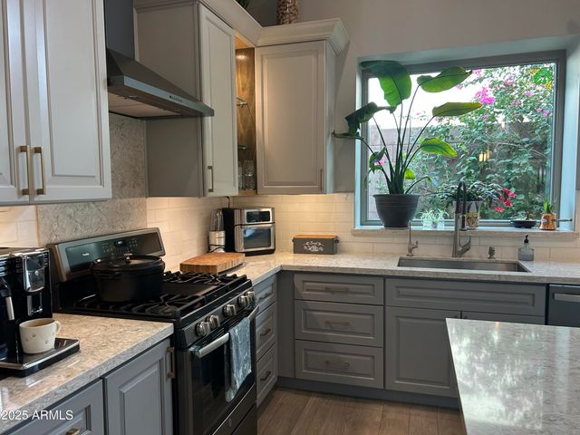 25819 N 43RD Place, Phoenix, AZ 85050