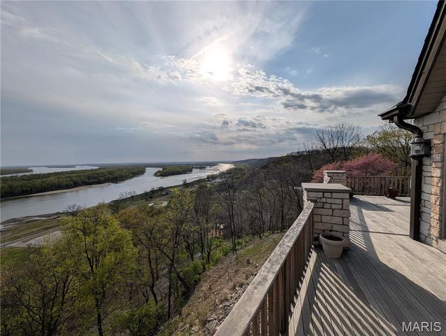 1 River Ridge Road, Grafton, IL 62037