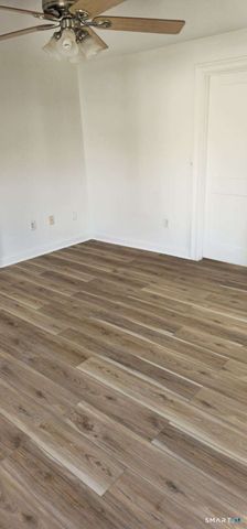 433 Main Street, New Hartford, CT 06057