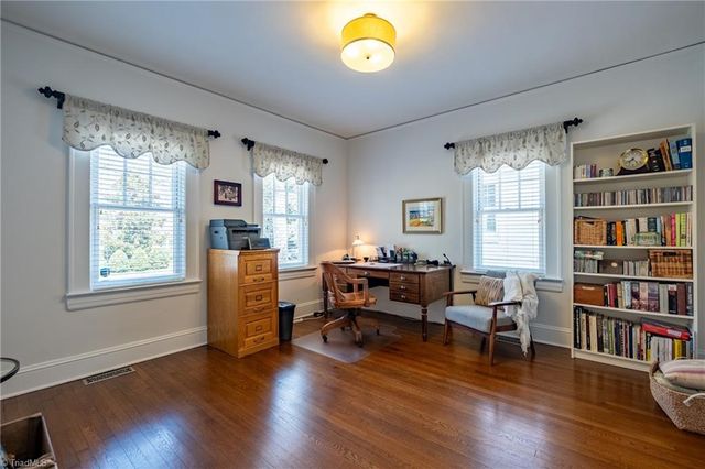 1223 Hawthorne Road, Winston-salem, NC 27103