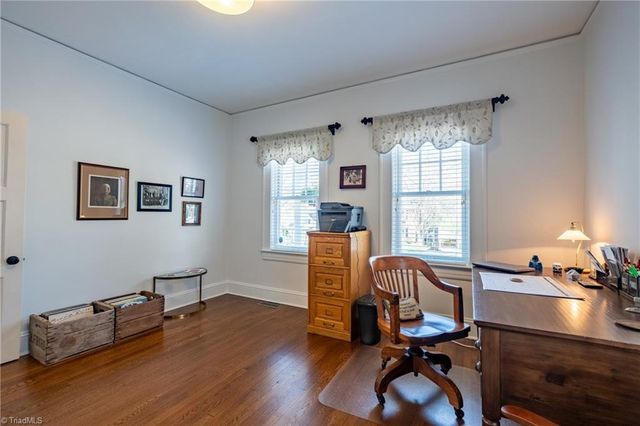 1223 Hawthorne Road, Winston-salem, NC 27103